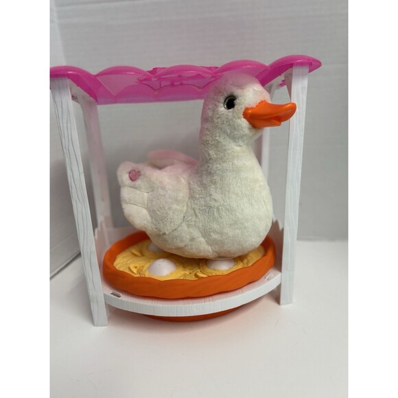 Pets Alive White Mama Duck by ZURU Quacks And Walks Waddles Cute Works 2 Babies - Picture 9 of 9